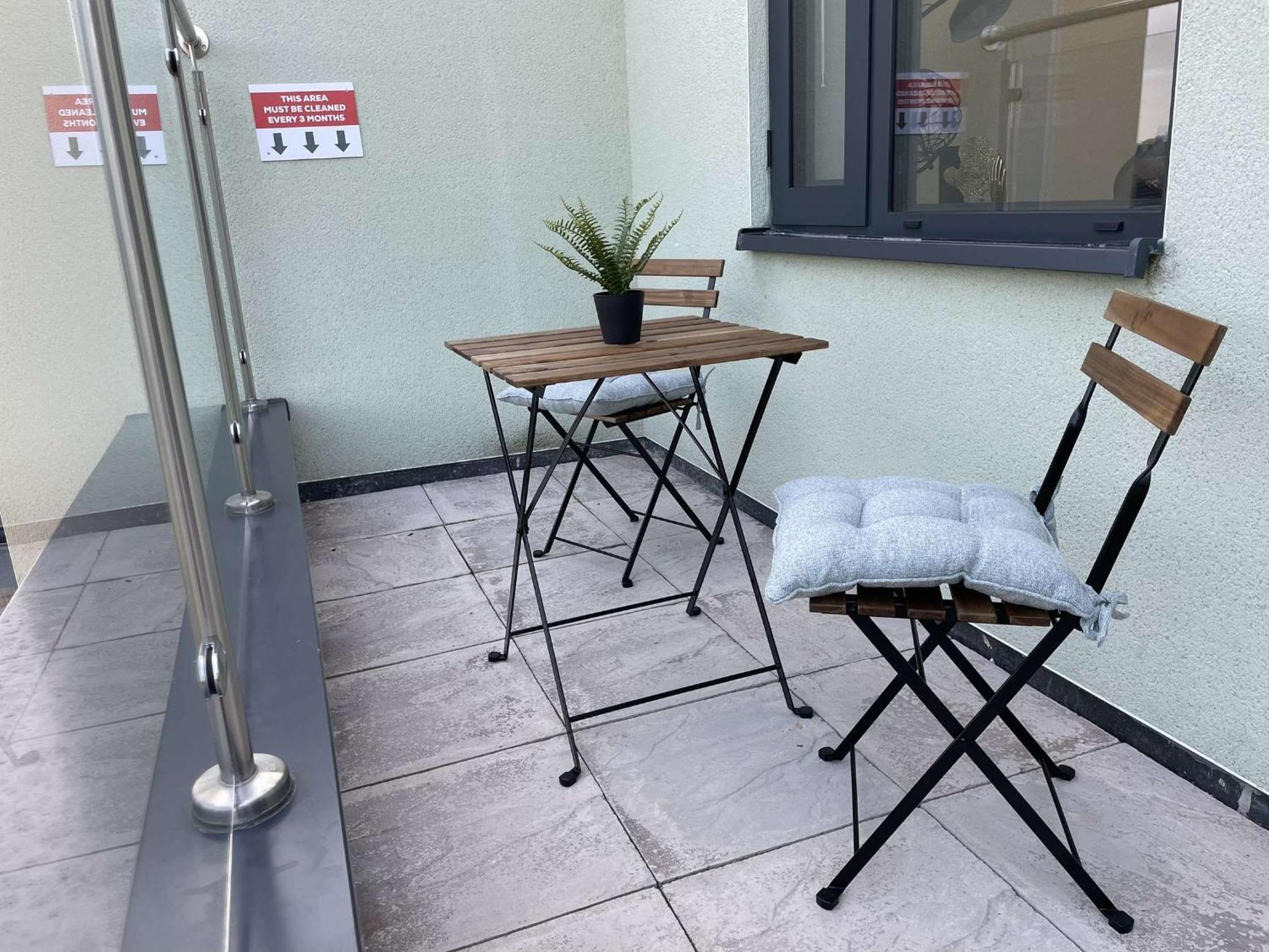 Modern 2-Bed Apartment With Balcony, Close To Oxford City Centre With Free Parking Exterior photo