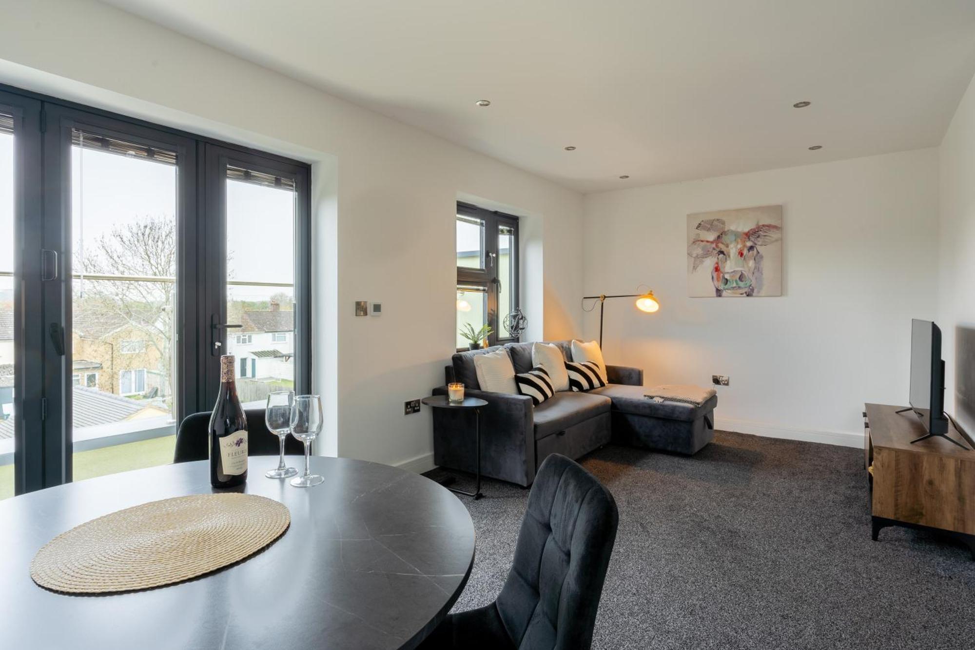 Modern 2-Bed Apartment With Balcony, Close To Oxford City Centre With Free Parking Exterior photo